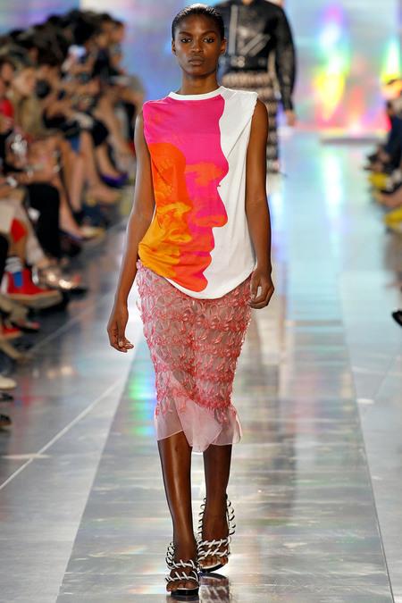 Mejor Diseñador Womenswear 2012 en los Global Fashion Awards