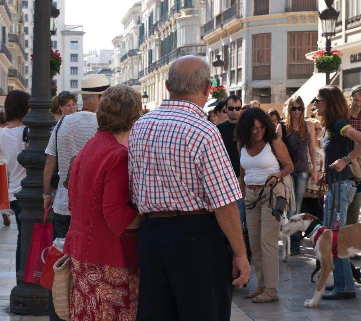 Larios colapsada por una avalancha de amor reivindicando dignidad