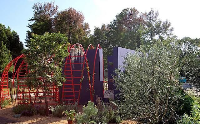 Plata para Dragomed Garden