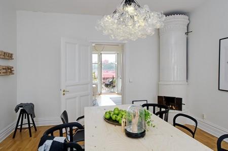 suelo de roble sillas de Ikea Reidar sillas de Ikea PS 2012 sillas de Ikea Silla 7 de Arne Jacobsen para Fritz Hansen lámpara de bombillas Estilo nórdico elegante estilo nórdico decoración diseños de interiores cocinas diseño de interiores diseño d interiores decoración y diseño de interiores decoración salones decoración salón decoración interiorismo decoración interiores decoración en blanco decoración del hogar decoración de diseño blog interiorismo blog decoración nórdica blog de interiores alta decoración 