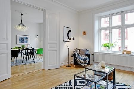 suelo de roble sillas de Ikea Reidar sillas de Ikea PS 2012 sillas de Ikea Silla 7 de Arne Jacobsen para Fritz Hansen lámpara de bombillas Estilo nórdico elegante estilo nórdico decoración diseños de interiores cocinas diseño de interiores diseño d interiores decoración y diseño de interiores decoración salones decoración salón decoración interiorismo decoración interiores decoración en blanco decoración del hogar decoración de diseño blog interiorismo blog decoración nórdica blog de interiores alta decoración 