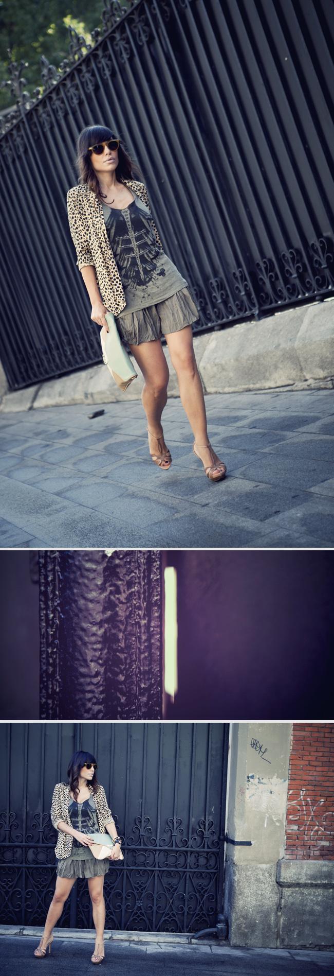 lady shorts & print jacket