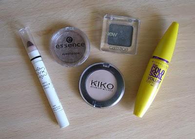 Look gold smoky con Essence y Catrice