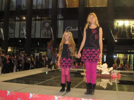 Éxito de la pasarela Petit Style Walking Éxito de la pasarela Petit Style Walking