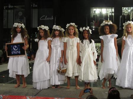 Éxito de la pasarela Petit Style Walking Éxito de la pasarela Petit Style Walking