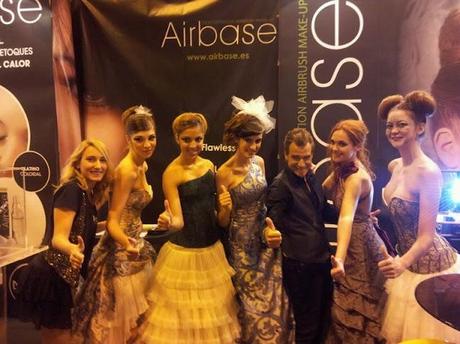 AIRBASE EL SENSACIONAL MAQUILLAJE  APLICADO CON AEROGRAFO. Video ¡¡