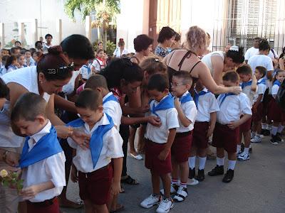 Niños sagüeros se inician como pioneros