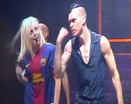 Curiosidades: Jennifer López del Madrid y Lady Gaga del Barsa. Estilismo futbolero