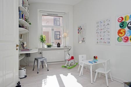 walking closet decoración walking closet textiles blanco y gris hogar suelo de madera claro sillas de diseño Silla 7 Arne Jacobsen fritz hansen papel pintado de Laura Ashley lámparas de diseño fotos walking closet farolillo redondo blanco estilo nórdico blog diseño nórdico diseño de interiores decorar paredes papel pintad decoración romántica decoración femenina decoración en blanco decoración de interiores decoración de dormitorios decoración blanco y gris deco blogger blog interiorismo nórdico blog decoración nórdica blog deco AJ de Arne Jacobsen 