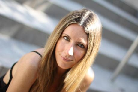 Blonde fashion blogger Mónica Sors