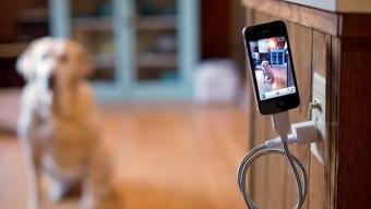 The Bobine :: trípode y cable de carga para smartphones The Bobine :: trípode y cable de carga para smartphones