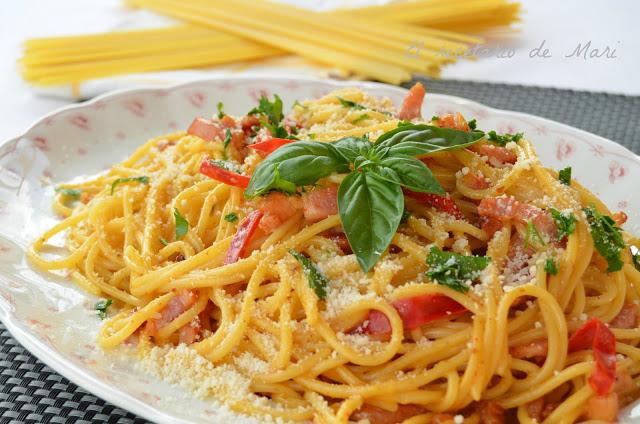 ESPAGUETIS A LA CARBONARA