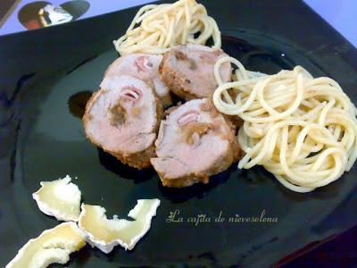 Solomillo ibérico de campaña relleno acompañado de espaguetis dulces