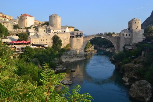 El hermoso puente otomano de Mostar, reconstruido tras su destrucción