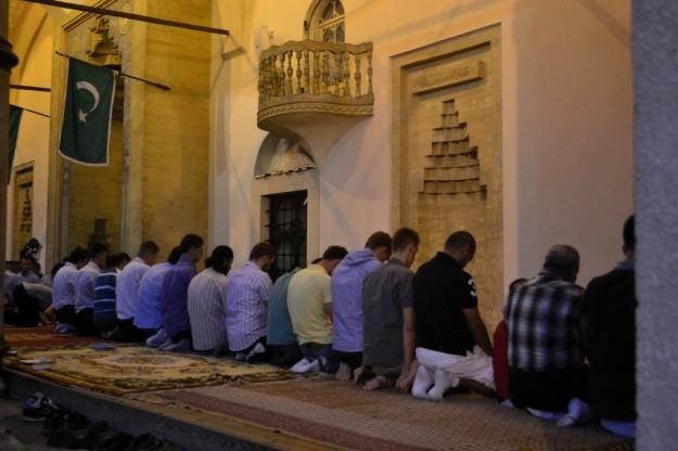 Musulmanes rezando en Ramadán. Sarajevo
