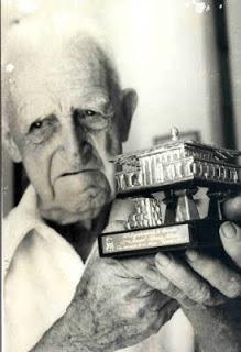 Ecos de Voces de Radio Nederland: Manolín, un Marconi de su tiempo