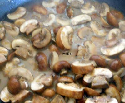 Pollo fácil con portobellos o champiñones