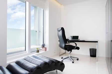 walking closet decoración super casa muebles de diseño minimalismo sueco minimalismo nórdico lavandería decoración inspiración minimalismo diseño nórdico diseño de interiores decoración estilo nordico minimalista decoración en blanco decoración de lujo decoración de interiores deco blogger cuarto para la lavadora decoracíón cocina moderna cocina blanca casa sueca minimalista casa minimalista decoración casa de lujo casa con piscina decoración calefacción por suelo radiante blog interiorismo blog hogar y decoración blog decoración blog deco arquitectura nórdica de lujo 