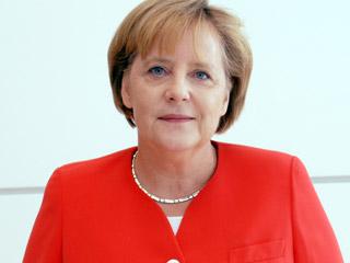 Angela Merkel. Recortando en vestuario.