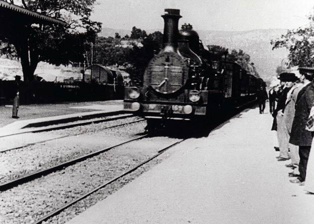 Llegada de un cinematógrafo a la estación (contemporánea)