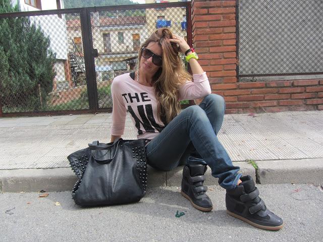 PROPUESTAS DE OUTFITS CON SNEAKERS BY GLORIETA