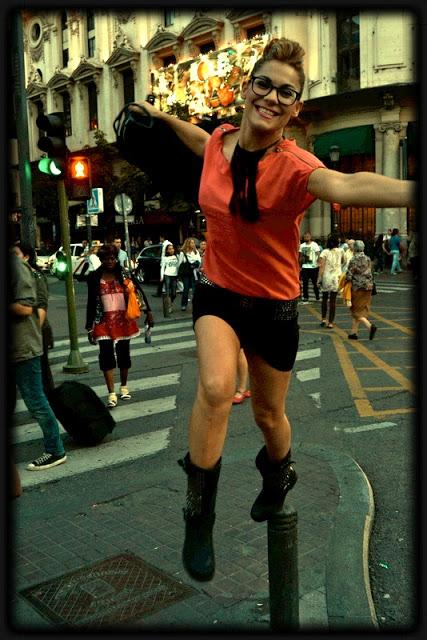 Look fotomatón. The Hole.