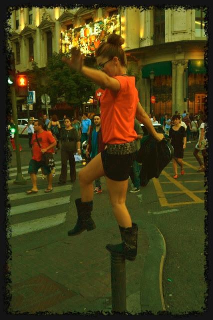 Look fotomatón. The Hole.