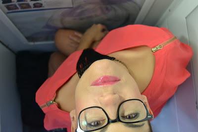 Look fotomatón. The Hole.