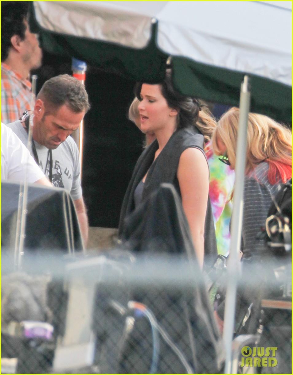jennifer lawrence catching fire set 02