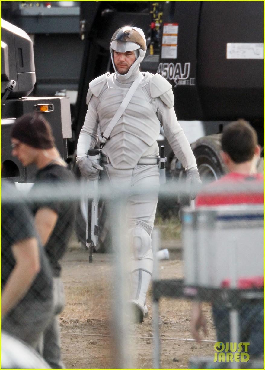 jennifer lawrence catching fire set 03