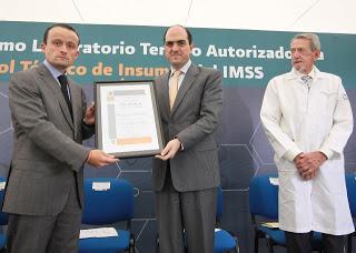 Recibe IMSS reconocimiento de COFEPRIS por eficacia en el control de calidad de los insumos