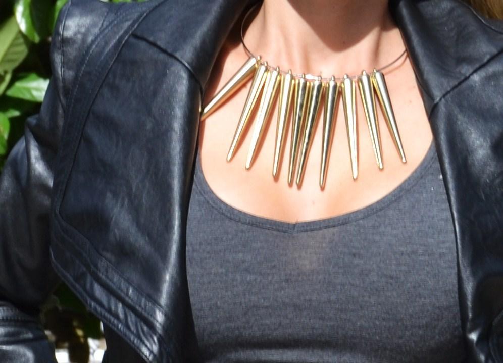 Spikes necklace