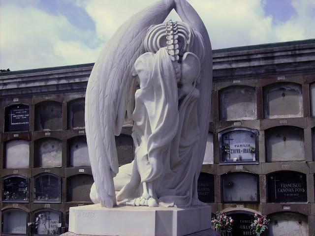 EL BESO DE LA MUERTE