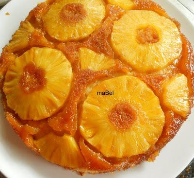 Bizcocho cuatro cuartos con piña upside down cake