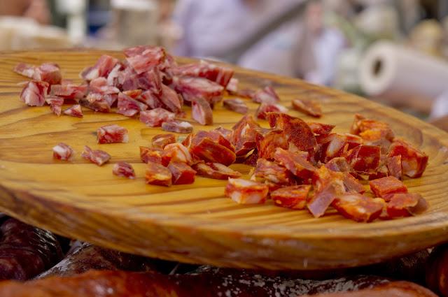 Gastronomía y artesanía en plaza Bib Rambla, Granada