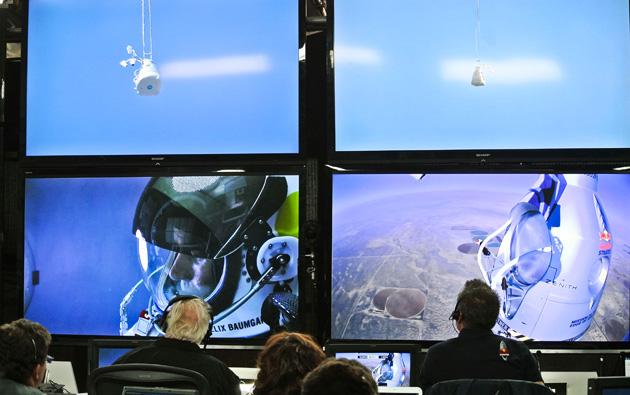 Felix Baumgartner tocó tierra sano y salvo después de arrojarse desde la estratósfera