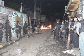 Río de Janeiro: en tan solo 20 minutos, la Policía ocupa favelas de Manguinhos dominadas por criminales