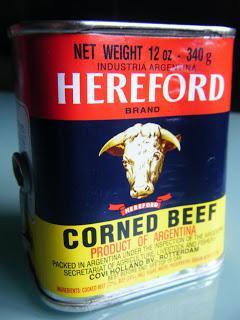 ESPAGUETTIS CON TOMATE Y CORNED BEEF ESPAGUETTIS CON TOMATE Y CORNED BEEF