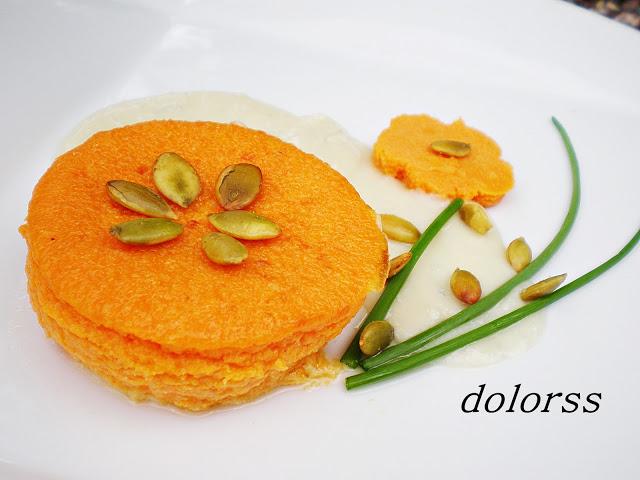 Flan y flor salados de calabaza con salsa de gorgonzola