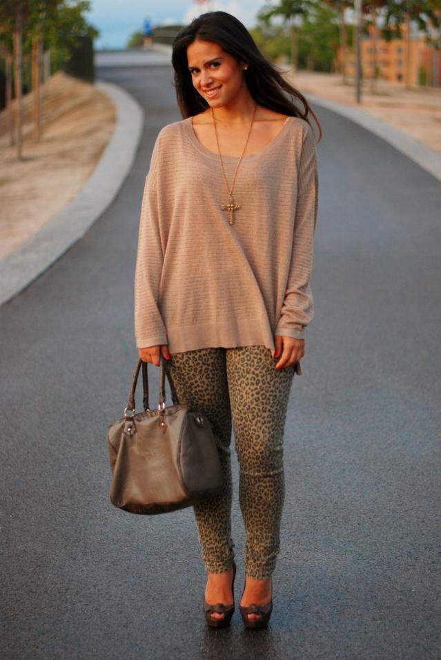 Pantalones de leopardo de Blanco