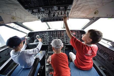 Aviones sin niños, ¿cabezas sin educación?