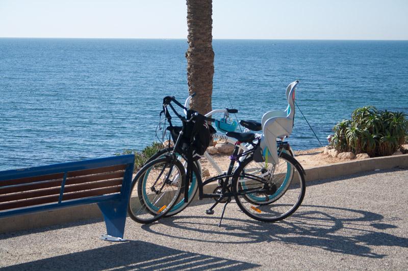 su primer paseo en bici con papá