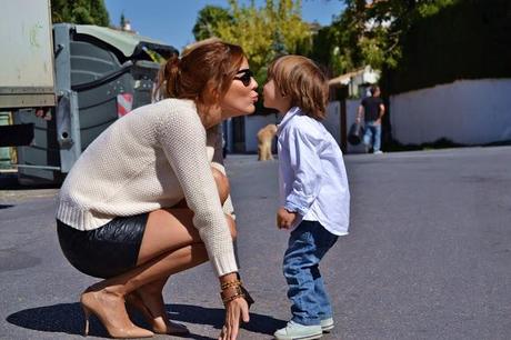 LeAtHeR SkIrT : LOOK 1 (FEMALE)