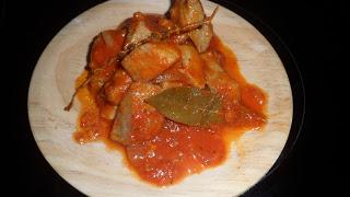 carne de cerdo con tomate