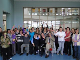 ABUELITOS DISFRUTAN CON TALLER DE GIMNASIA DEL IND