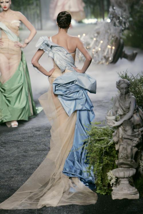 AHORA TOCA ESPERAR ...