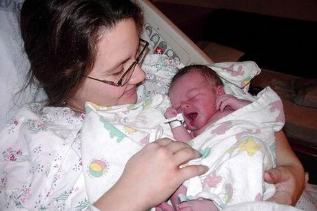 bebe-nacimiento Gran porcentaje de bebés prematuros sufren daño neurológico