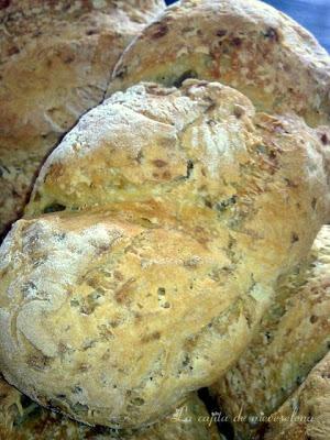 Panecillos de aceituna verde