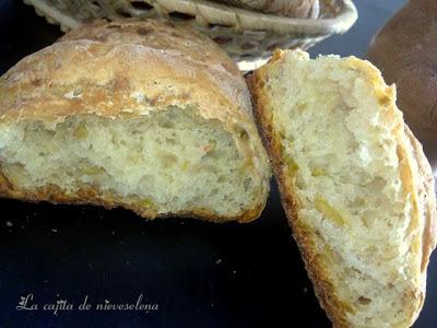 Panecillos de aceituna verde