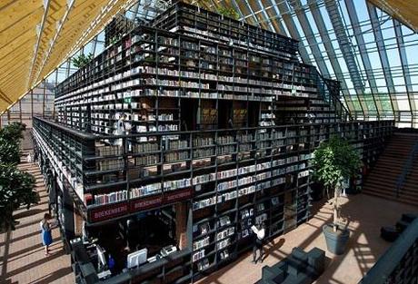 BIBLIOTECA PÚBLICA DE SPIJKENISSE